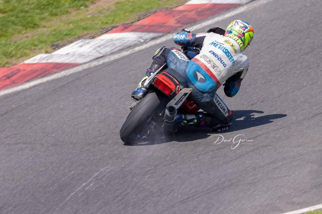 aaronstaniforth's tweet photo. A few from @CadwellPark @vmccuk  British Historic Racing on the honda CBR600 Jellymould. https://t.co/qd76lQCEDL