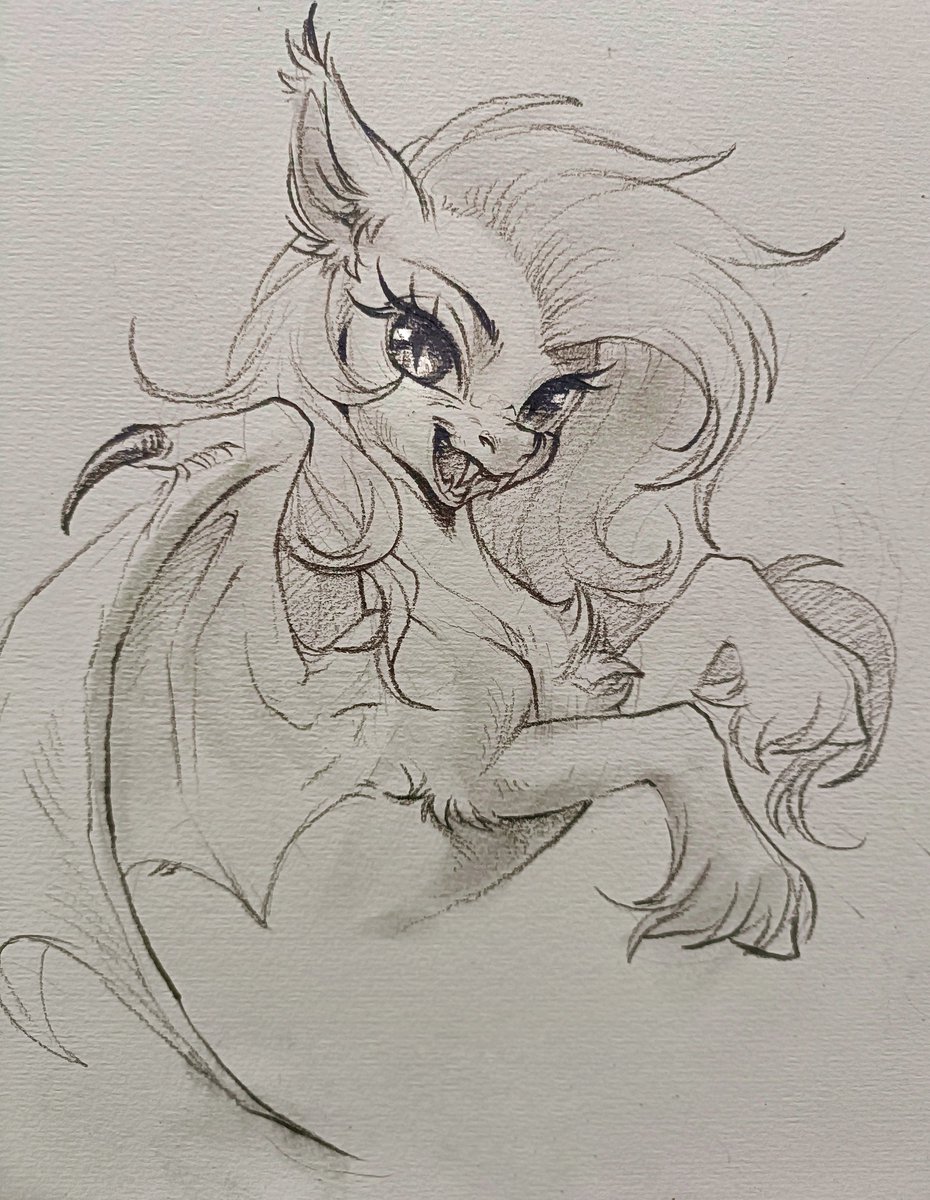 Today, I borrowed an 8b pencil from my student to draw this picture. I feel that the wooden pencil feels better than mechanical pencil's.
#MLP #mlpart