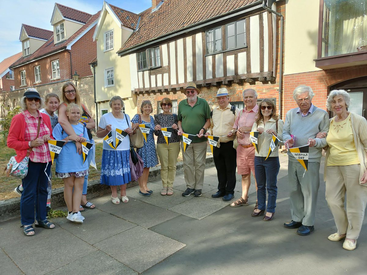 Thank you very much to everyone who joined me on yesterday's #Norwich Historic Alleys, Lanes and Passages tour to celebrate #NorfolkDay, and for your donations which raised £110 for The Benjamin Foundation <a href="/CharityTBF/">BenjaminFoundation</a>