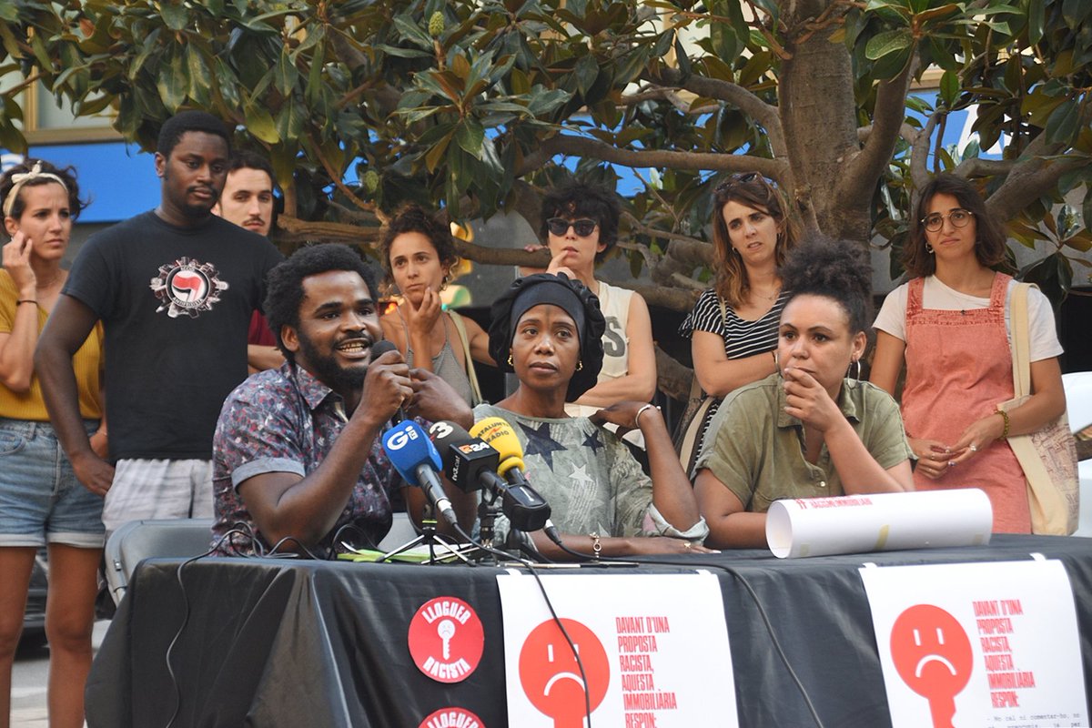 alioudiallo_'s tweet photo. Ahir Girona va ser un clam contra el racisme immobiliari. Dades, visibilització, consciència i denúncia per plantar cara als abusos de les agències. 
I quin goig compartir-ho amb tantes veus✊🏿
#AquiEsPracticaRacismeImmobiliari https://t.co/lE63CG20VQ