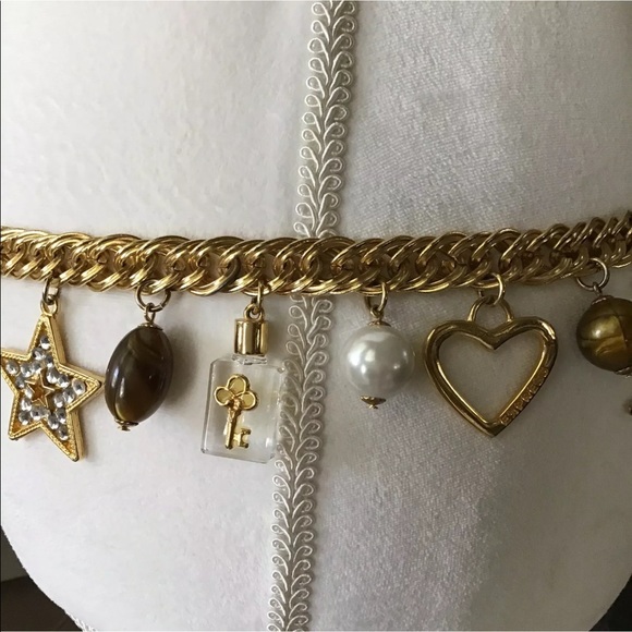 BethHope86's tweet photo. So good I had to share! Check out all the items I'm loving on @Poshmarkapp #poshmark #fashion #style #shopmycloset #modernlux #express #hottopic: https://t.co/UgF7nxSV6u https://t.co/jODw5AaCdq