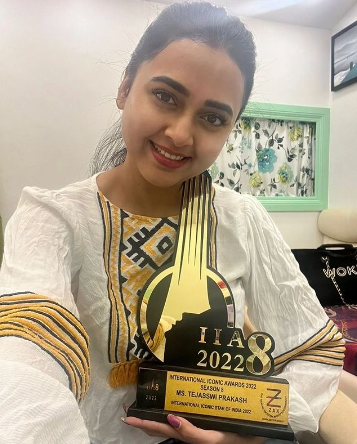TejasswikiOFC's tweet photo. Congratulations @itsmetejasswi for winning International Iconic Star Of India 2022 ✨
🔗https://t.co/5DpLC5GrYc
#TejasswiPrakash @itsmetejasswi
#ii8awards #TejaTroops #TeamTeja https://t.co/tCC4Aeigja