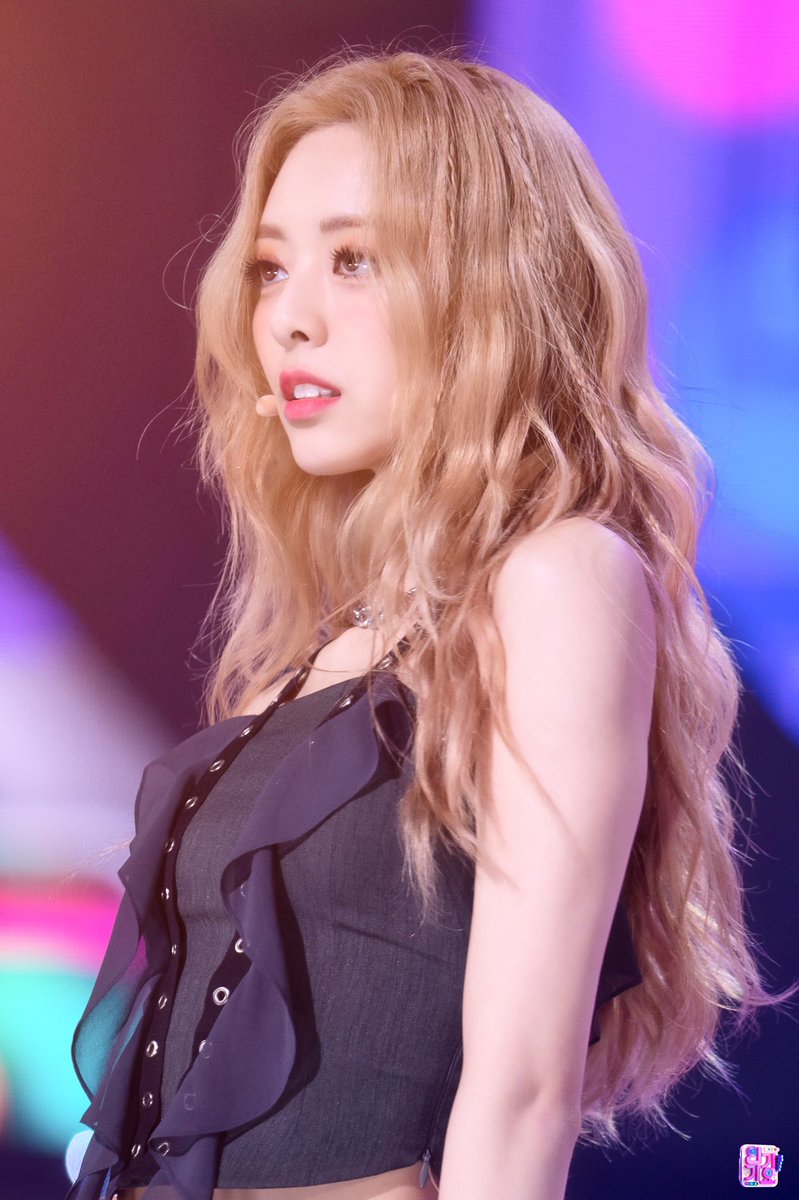 YUNA_THAILAND's tweet photo. ความสวย ความหุ่นเอวเอส คือสับคือปังไม่ไหวแล้ว!!! ยูนาคือเกินไปจริงๆ🥹❤️‍🔥 https://t.co/ztBvCt1z00