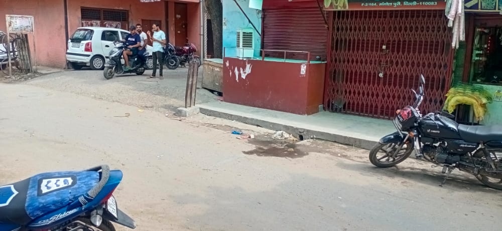 EEMIRZ1's tweet photo. @dcrohinizone @DelhiPwd @SanjayT15083963 @MCD_Delhi @LtGovDelhi @cmdelhi_fanculb @PMOIndia @SBM_MCD Action has been taken. Photograph attached. https://t.co/F4aDnK2JQ9