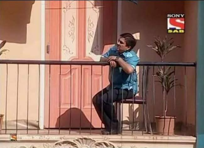 CA_HarshilSHETH's tweet photo. Asking neighbouring office  "site chal rahi he kya?"

#Extend_Due_Date_Immediately https://t.co/VCAAWQuqdx