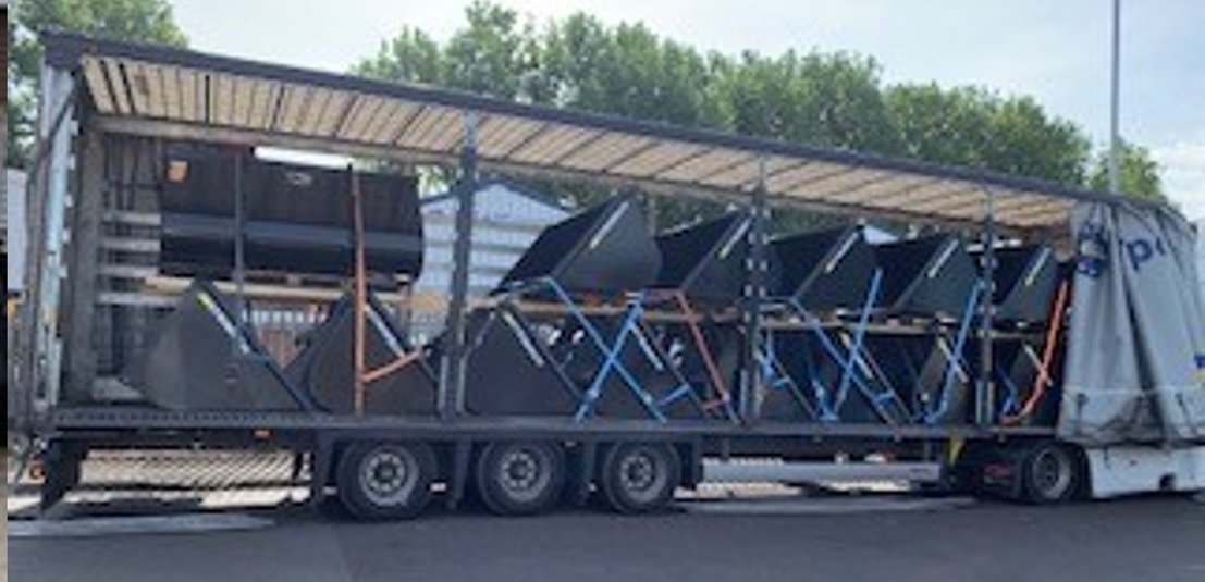 Pro-Ag Bucket order all in-line and being loaded with care on route to just one of our Italian customers 🇬🇧🇮🇹