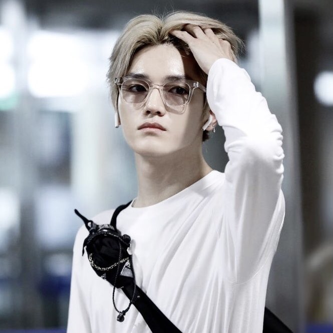 ⠀
⠀
       ﹫ creinox.⠀⠀ sns update.
        ≡ 07 / 28 / 22 —— 04:55 PM
        ⌕  location disabled.

⠀⠀