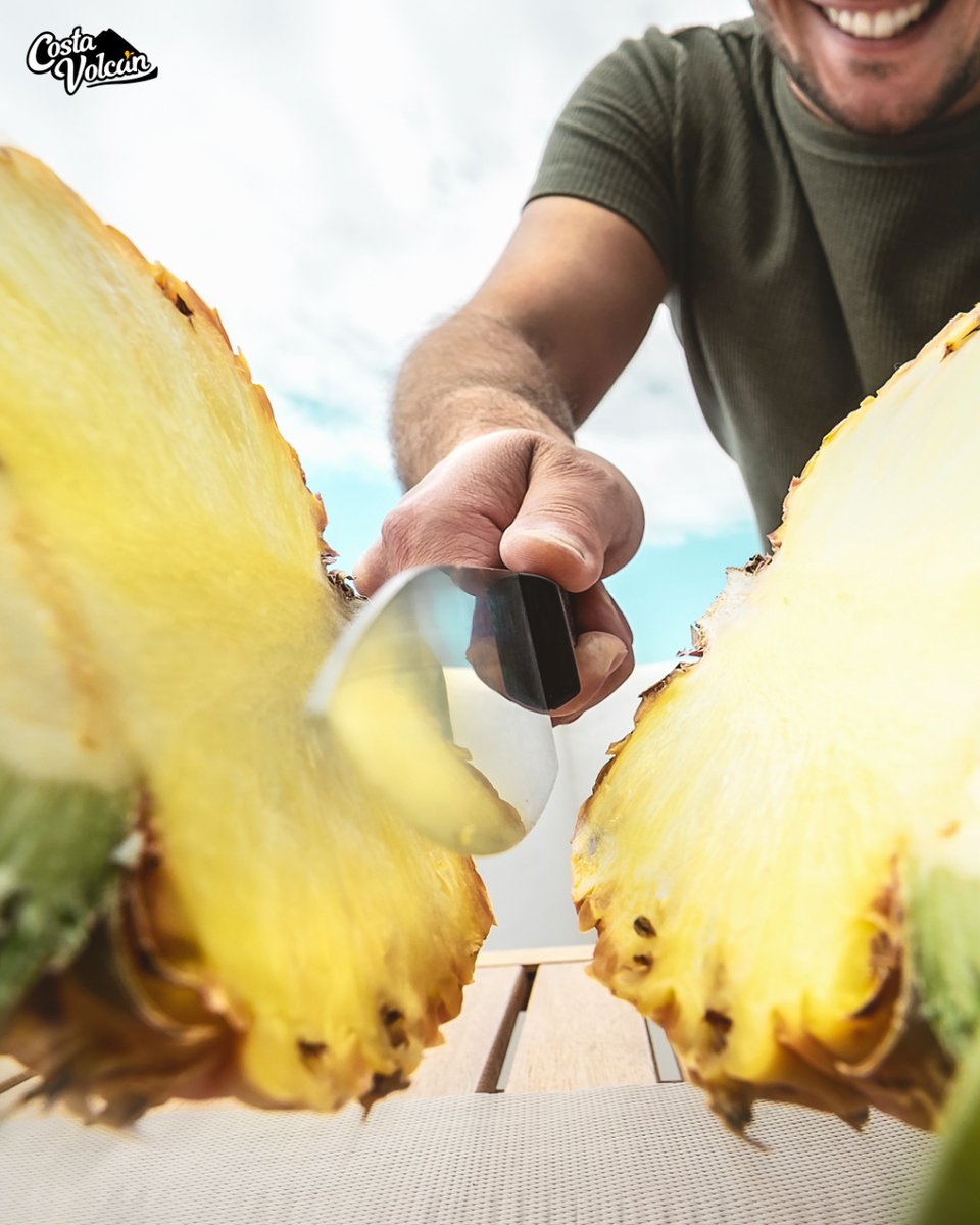 costavolcan's tweet photo. Esta imagen no tiene por qué repetirse. A veces es un engorro 😒 ponerse a cortar y pelar una piña 🍍, es por eso que nosotros lo hacemos por ti.
Encuentra nuestras tarrinas en @Eroski o en Eroski online: https://t.co/v8YVDfvpZ1
#CostaVolcan #piña https://t.co/IQDky8YZtB