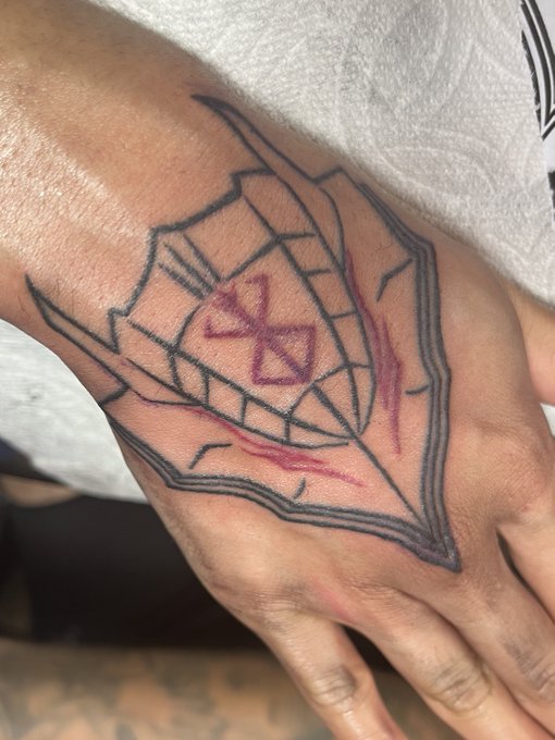 berserk bae going berserk https://t.co/bNMys4J7Il