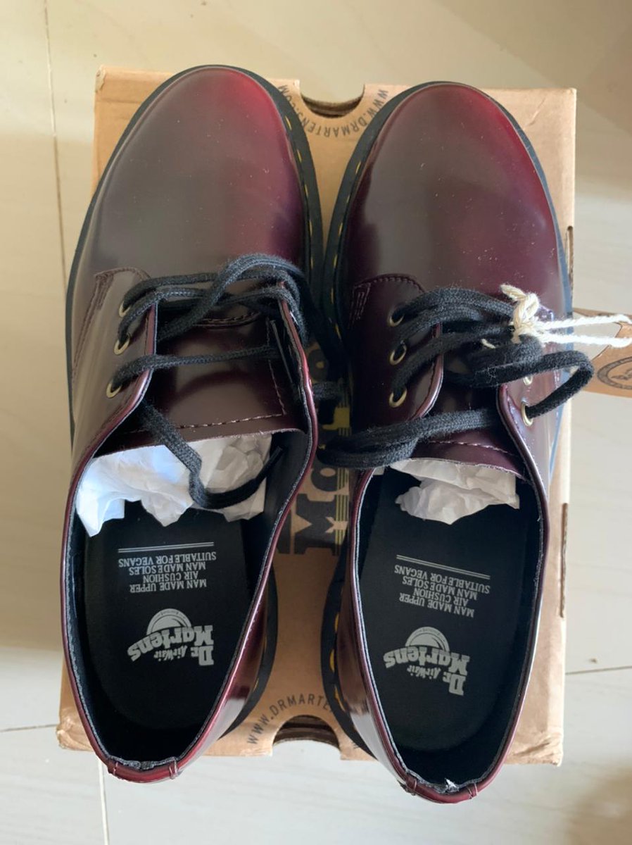 alleunaf's tweet image. Halo! RESELLING 
Dr. Martens Original - 1461 Vegan in Cherry Red
size 38 (25cm)

Jual lagi karena waktu beli salah size.
Belum pernah dipakai, hanya boxnya saja sudah di buka.
Masih ada tag, waktu beli BNIB (Brand New in Box)

#jualdrmartens #drmartensjakarta #jualdocmart