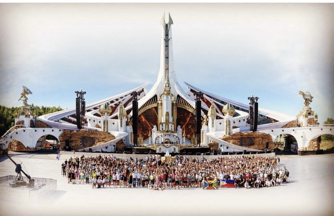 This Tomorrowland crew is 💥 Very happy to be part of this team. Weekend 3, let’s go!