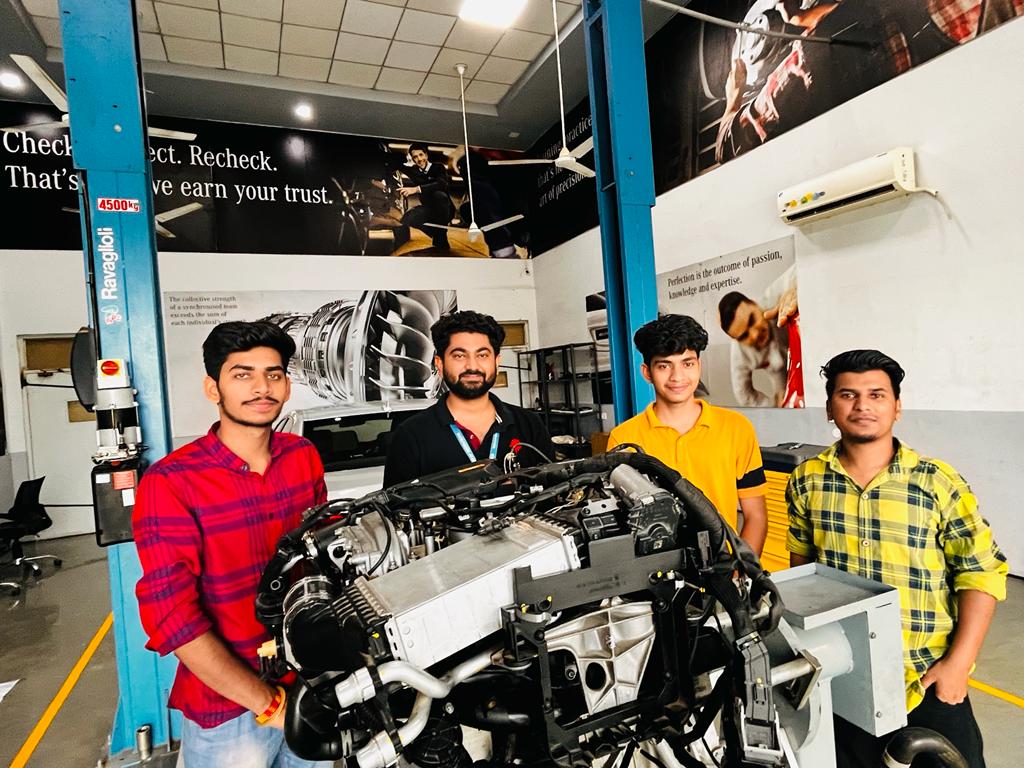 Kiet_edu's tweet photo. #Centre_for_Automotive_Mechatronics - #KIET_Group_of_Institutions organized a 2-week #training_session from 18th - 27th July 2022 (a 90-hour duration course) for the https://t.co/Ol1nNUGdGG. (ME) 4th-semester students of #UKTU (IT Gopeshwar, Government college of Uttarakhand). https://t.co/FPVSpjocHK
