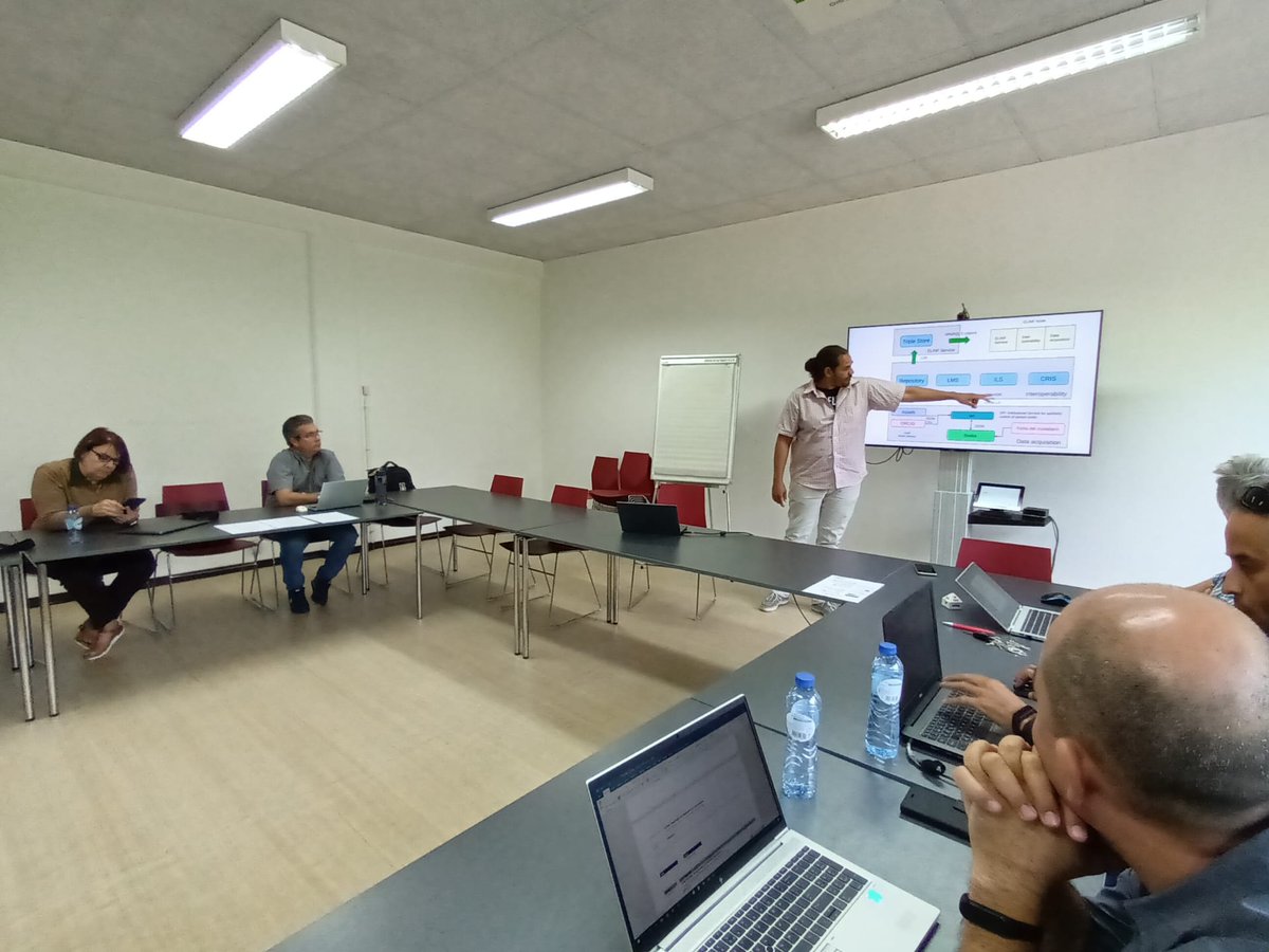 FebeCiudad's tweet photo. Continuamos la sesión de cierre del Internship del proyecto #ELINF en la @uhasselt, ahora con equipo de Sistemas de Gestión de la Información para la Investigación. Seguimos aportando a una informatización eficiente de la investigación en la educación superior cubana. https://t.co/dqXLmmKyzn