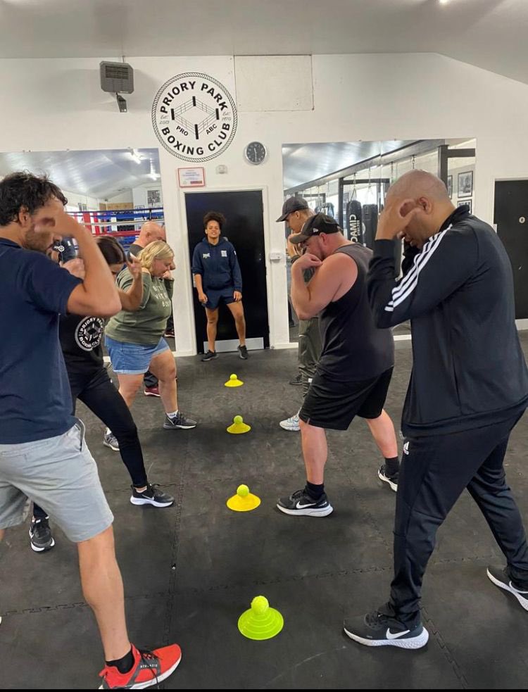 SecondsOutBA's tweet image. Great to catch up for refresher training in Rotherham, then on to soak up some atmosphere at St Thomas Boxing Club home of the legendary Brendan Ingle @EmpireFightingC @SecondsOutBA