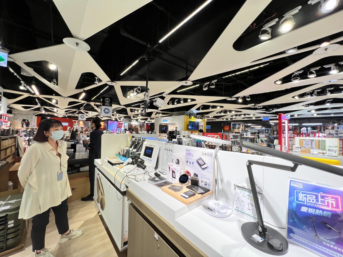 SecuXwallet's tweet photo. 📣 Meet the world's first NFT #hardwarewallet SecuX Nifty and our comprehensive cold storage solution at📍#Syntrend Taipei!

🎉 Come enjoy and experience first-hand of SecuX Nifty, the X-SEED series, crypto wallets V20, W20, and more!! 💗

SecuX
Trade safe, store smart https://t.co/dU5nlcy4nB