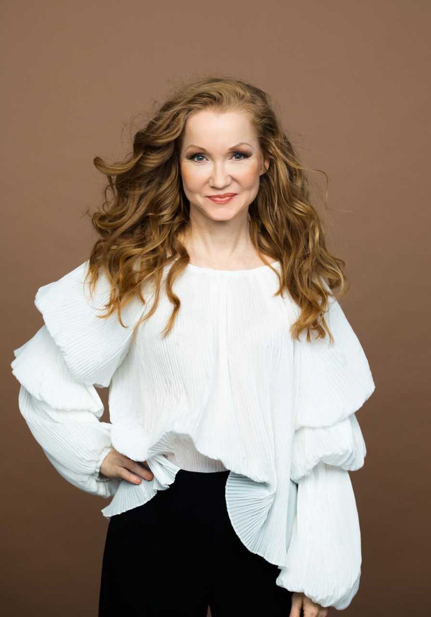 .<a href="/booksbybluebird/">Bluebird Books</a> has signed 100 Dates, an 'ultimate dating guide' by Dr <a href="/Angela_Ahola/">Angela Ahola</a>, billed as 'the psychologist who kissed 100 frogs so you don't have to'

bookbrunch.co.uk/page/article-d… (£)