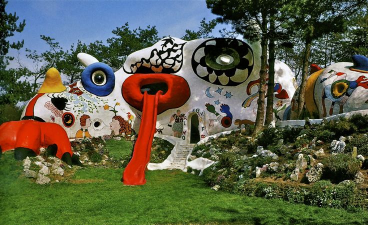 Working on a little arty translation for <a href="/BboSubtitulado/">bbo</a> and was reminded how much I love the work of Niki de St Phalle😍