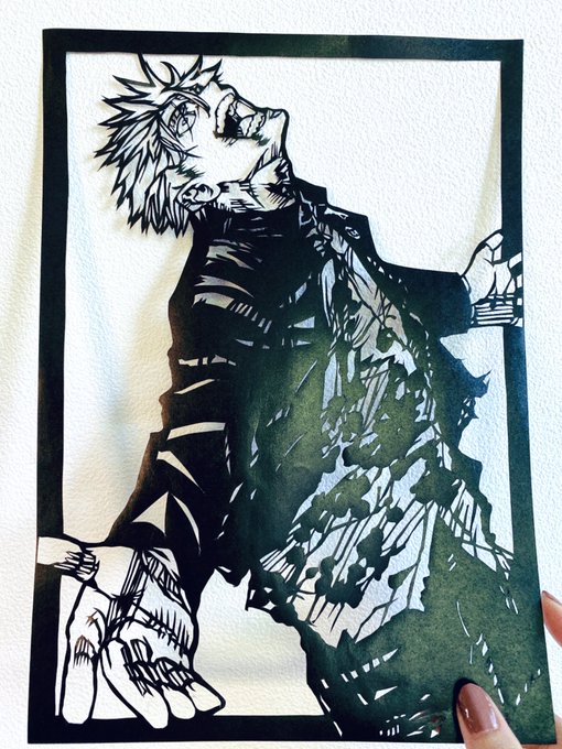 切り絵です✂︎✂︎✂︎

五条悟
「そうか?そうだなそーかもなぁ‼︎」
(ツリーに動画と過去に制作した甚爾の切り絵と並べた写真あります)

#呪術廻戦ファンアート 
#切り絵 
