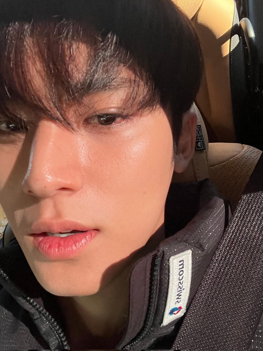 najuniceu's tweet photo. KIM MINGYU BARE FACE

A thread; https://t.co/AXONk2jWnx