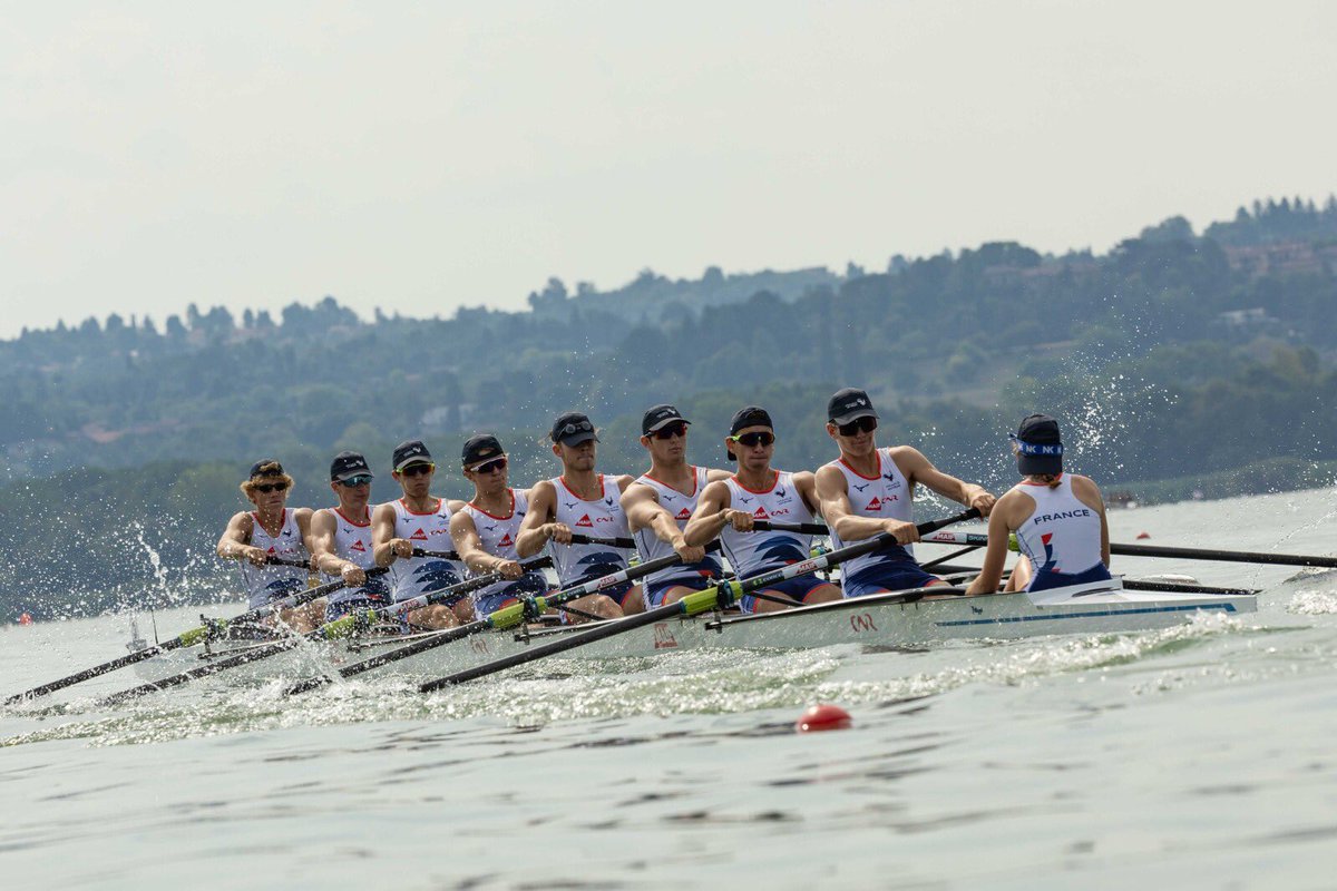 𝐂𝐇𝐀𝐌𝐏𝐈𝐎𝐍𝐍𝐀𝐓𝐒 𝐃𝐔 𝐌𝐎𝐍𝐃𝐄 𝐔𝟐𝟑/𝐔𝟏𝟗 𝐕𝐀𝐑𝐄𝐒𝐄 🇮🇹 Le huit avec barreur masculin remporte sa série (05:39.15) et se qualifie directement pour la finale A !

📸 <a href="/MediasAviron/">Mag Aviron</a> 

#WRU19CH #WRUCHVarese 
<a href="/MAIF/">MAIF</a> <a href="/CNR_Officiel/">CNR</a> <a href="/MizunoFrance/">Mizuno France</a>
