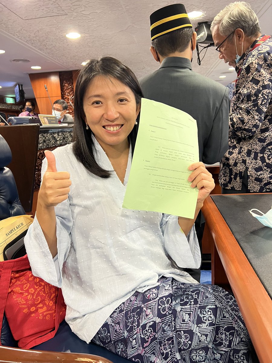 Hari ini dalam sejarah. 

Malaysia Parliament passed anti-hopping law with 209 votes. Bakri supported. 

Political frogs should have NO place in the democracy of tanah air tercinta. 

#parliament