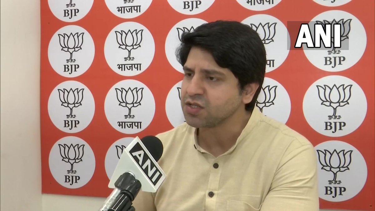 As per media reports, some suspended MPs protesting in front of Gandhi statue in Parliament consumed 'Tandoori Chicken'.Everyone knows Gandhi ji had staunch views on slaughter of animals. Many people are asking if this was a protest or a farce & a picnic: Shehzad Poonawalla, BJP