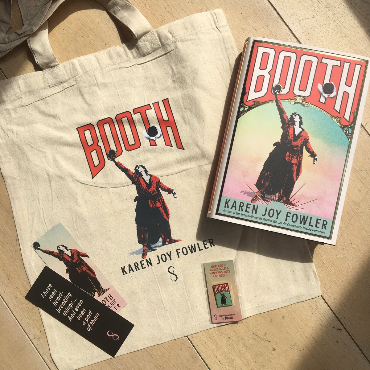 WIN! To celebrate Karen Joy Fowler’s spectacular #Booth being longlisted for the #BookerPrize2022 we’re giving away a bundle including a tote bag, enamel pin badge and hardback 🎭✨

RT before midnight on Sunday to enter. Prizes can be sent to UK addresses only. Good luck!