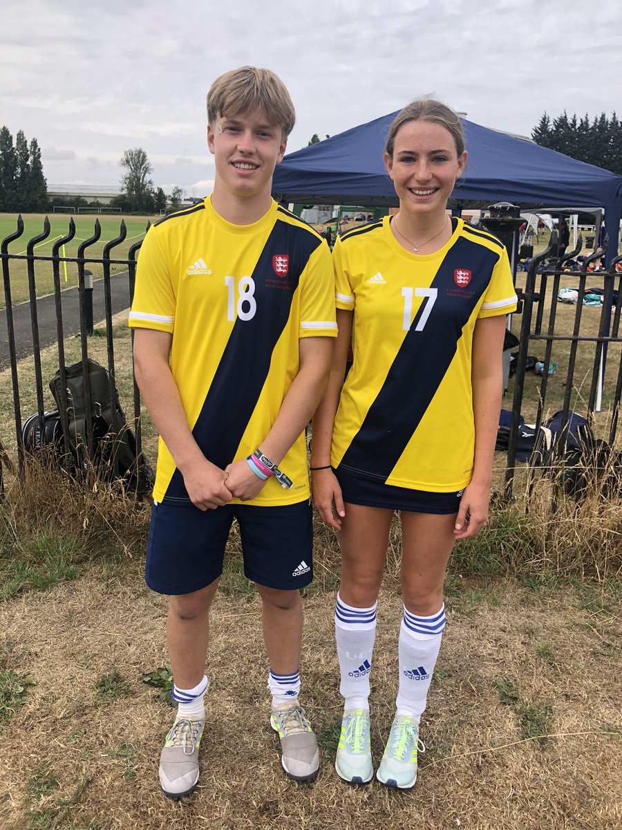 LouiseHutton13's tweet photo. @MalColHockey Great effort from Oli and Daisy representing West Midlands U15 squads at @EnglandHockey Challenge Cup. 💪🏻🏑@MalColHockey @malverncollege https://t.co/a6VA6gE14x