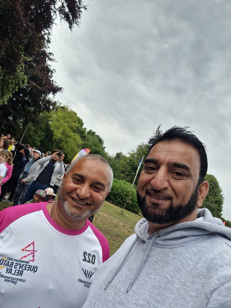 javed2275's tweet photo. Queens batton relay in #PerryBar #PerryHallPark a great event for the local community doing a grand job, good to meet some great legends, looking forward to do more for the wider community.
@Jonperrybarr @MorriamJan #Birmingham2022 #CWG2022 @TAWSociety https://t.co/IyokIzVKyE