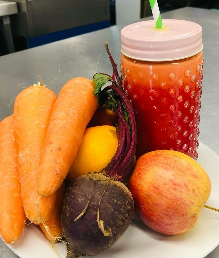 womenzonebfd's tweet photo. We're starting our day with a blend of some carrots, oranges, apples and beetroot π€© It's one of our fav here at #womenzonebfd
Come and see for yourself!
#hubertStKitchen #BetterStartBradford https://t.co/Y8aBAQO26j