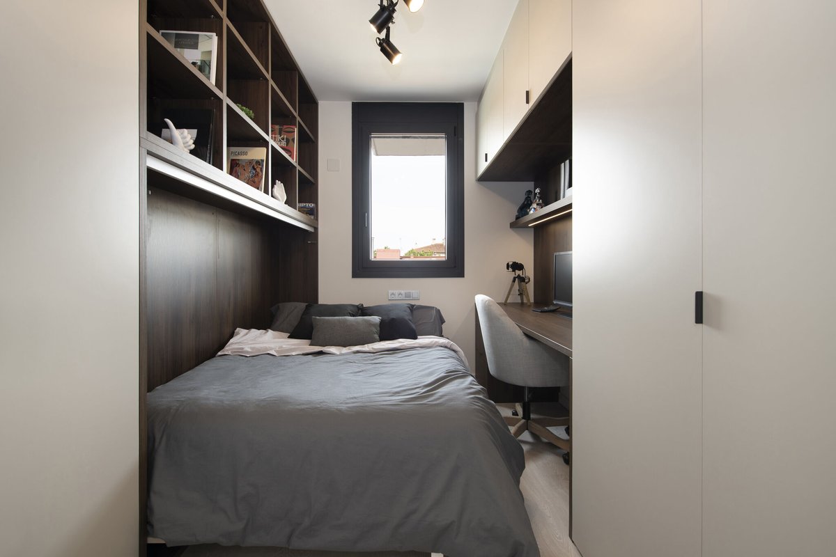 bysincro's tweet image. Habitación de despacho y de invitados a la vez gracias al mueble con cama abatible con estantes en la parte superior. Proyecto de mobiliario “Viladecans”.

#dormitorios #despacho #escritorios #mobiliario #decoración #deco #decoracióninteriores