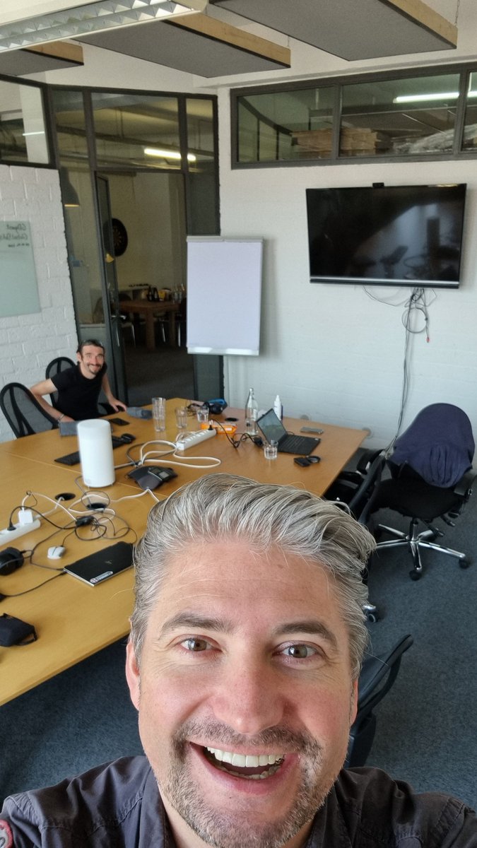 wi_ing's tweet photo. #umbrella takes over #globaldots German HQ in #Berlin, thanks @auth0 for making the connect at #partber summit https://t.co/y9irc7bwE3