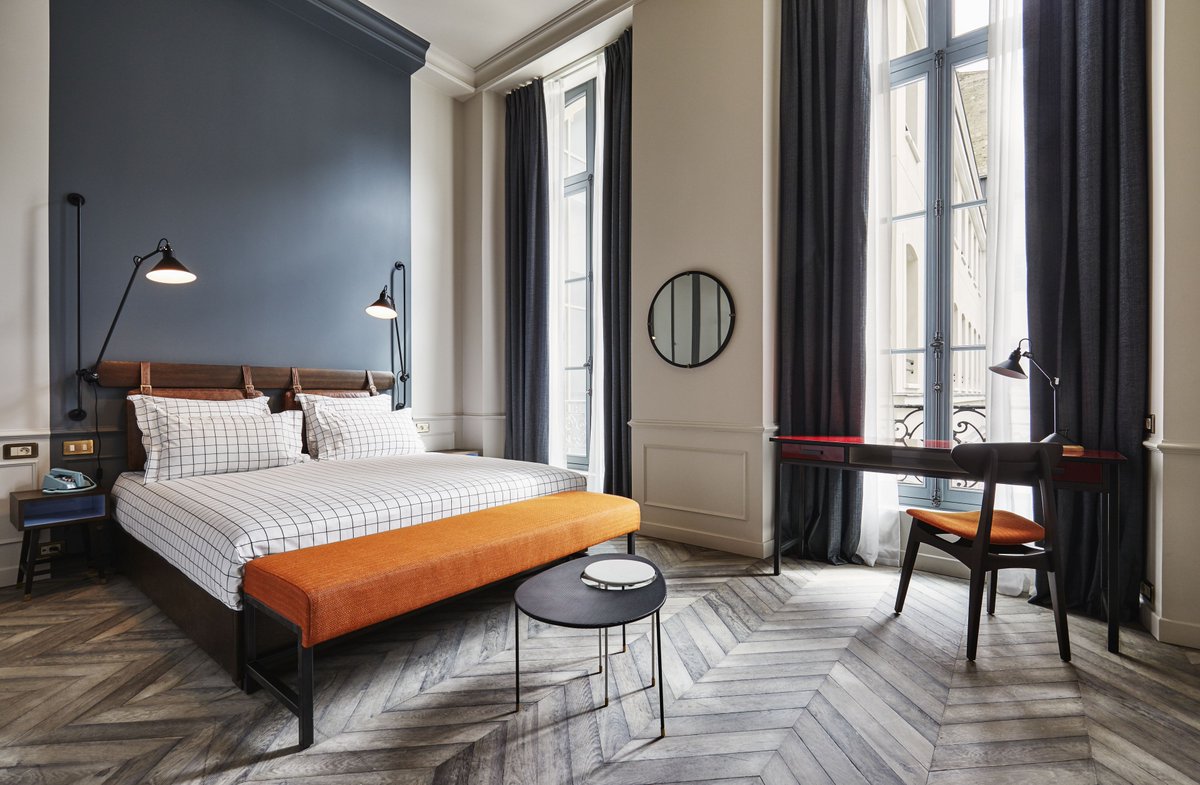 newt_travel's tweet photo. フランス、パリに行くなら絶対おすすめしたいホテルがこちら🇫🇷

🏨ザ ホクストン パリ
👛2名1室38,000円〜

インダストリアルな雰囲気に、パリらしいクラシックな雰囲気をミックスさせたお部屋や中庭が、おしゃれでかわいいんです👀 https://t.co/Tu2Uj6E54M