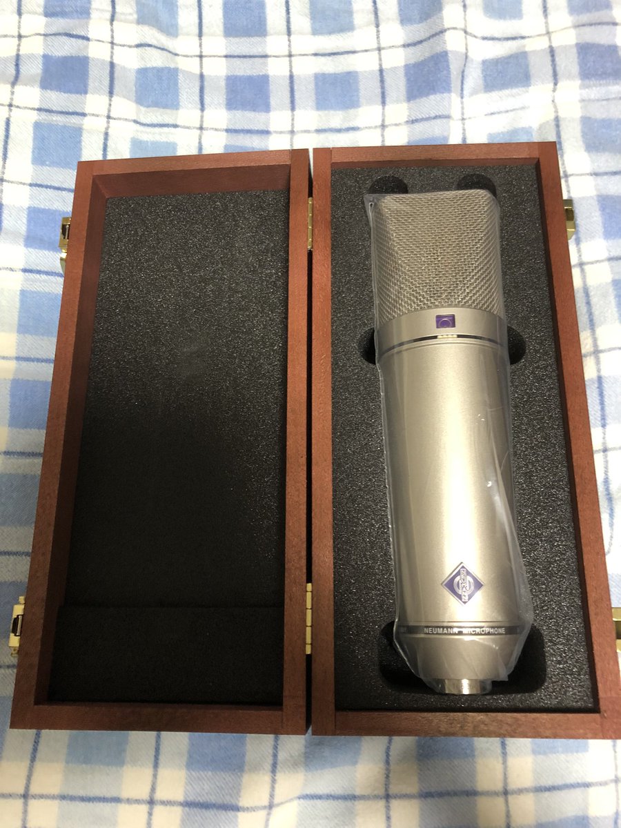 keybord111music's tweet photo. 届いた!
めっちゃ大事に使おう!
ゆくゆくはこれで仕事できるようにするぞ!
#NEUMMAN
#u87 https://t.co/eMTaNjI59p