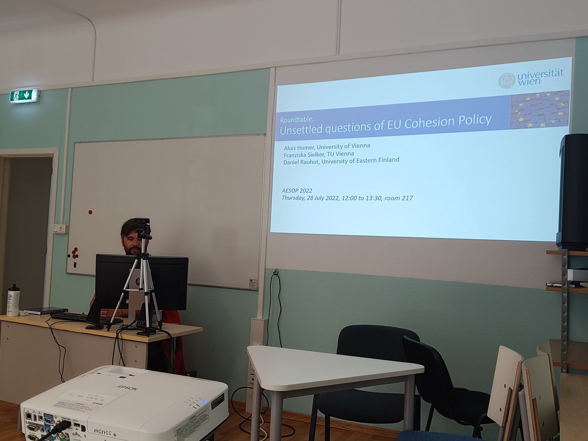 Roundtable at #aesop2022 on the unsettled questions of EU Cohesion Policy 🇪🇺 book edited by D. Rauhut, <a href="/FSielker/">Franziska Sielker fsielker@mstdn.science</a> and A. Humer #eucohesionpolicy