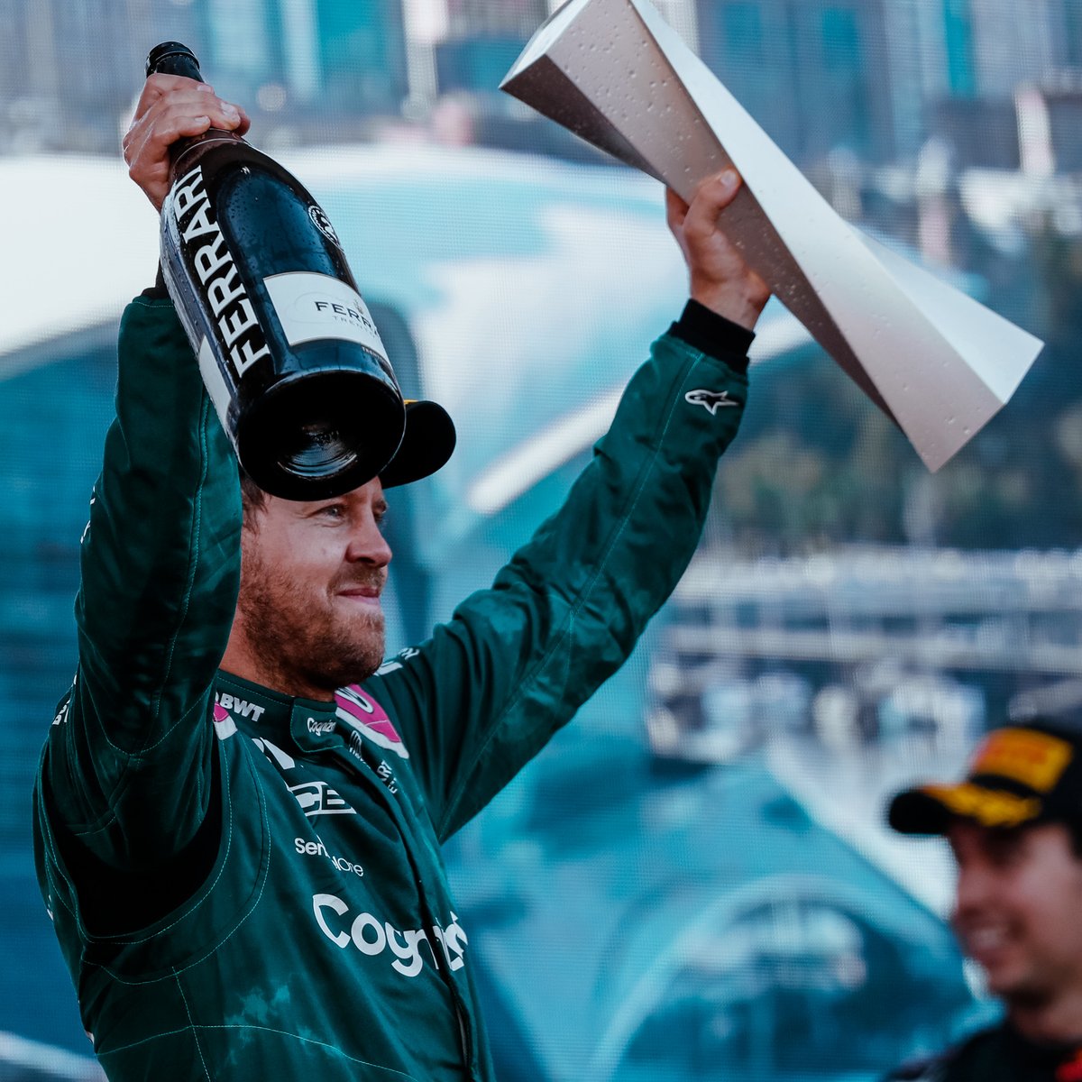 4 Dünya Şampiyonluğu
53 galibiyet
122 podyum

ve arkasında bırakacağı yüzlerce unutulmaz an, muhteşem bir kariyer...

Sebastian Vettel.💔