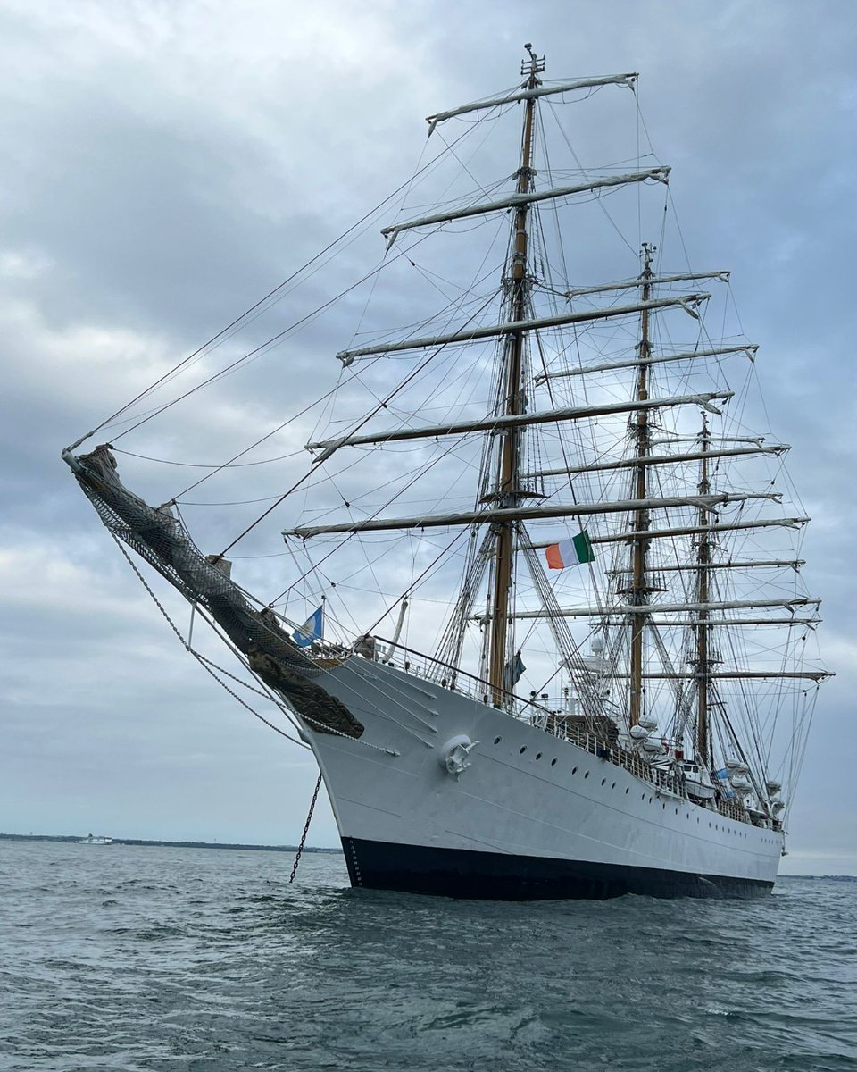 ⚓There are two interesting vessels in Dublin Bay today. Sailing vessel Libertad is at anchor in Dublin Bay and is the 9th Argentine Naval vessel to bear the name. It is the sixth longest tall ship & the third heaviest in displacement in the world. It was built in the 1950’s. 🚢