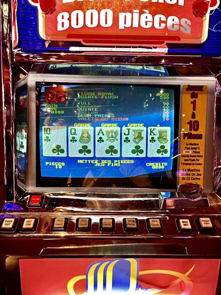 casinostamand's tweet photo. #incroyable #jackpot de 40000€ tombé sur la machine 936 ! Bravo à notre gagnant ! #flushroyale #casinostamand #machinepoker https://t.co/OQzHDhzwmO