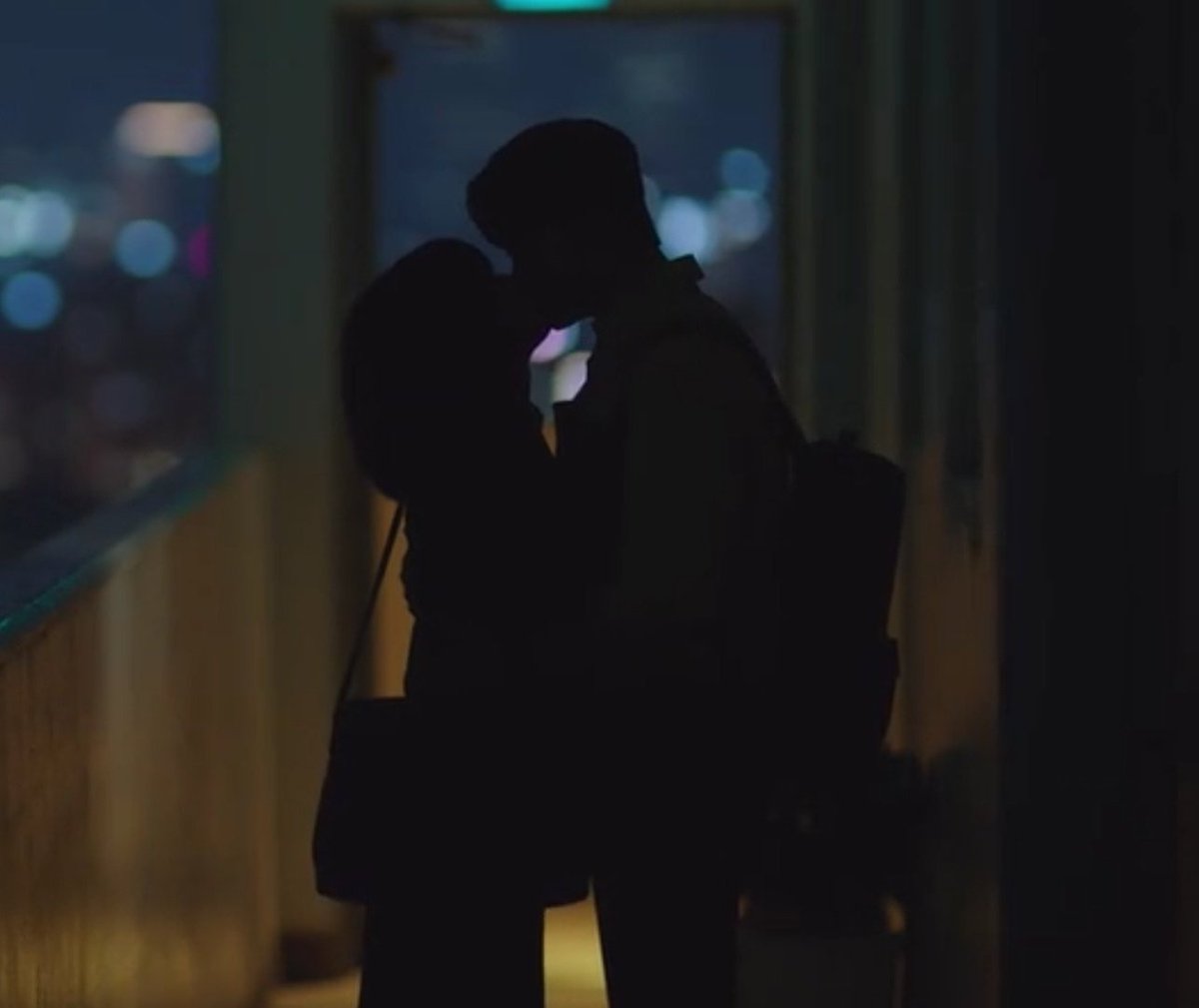 1325_shiho's tweet photo. "Because they closed the lights, you can't tell who is disabled and who isn't. This is just showing 2 people's loving each other"

I'M CRYING best kdrama ever 😭😭

#ExtraordinaryAttorneyWooEp10
#ExtraordinaryAttorneyWoo https://t.co/MVY1XL2MjU