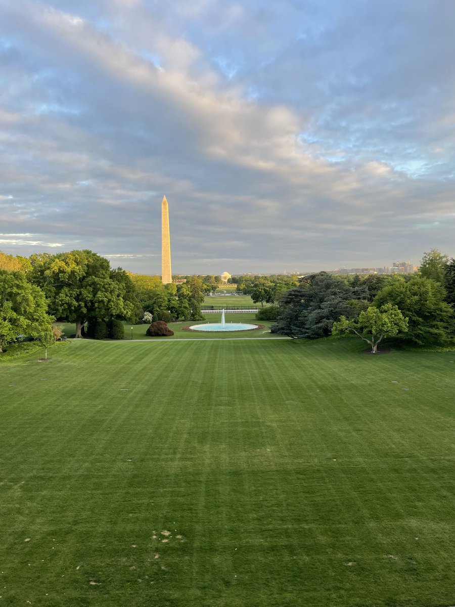 Sooo not sure how best to update but was supposed to do so weeks ago…but we have finally figured out where the ceremony will be…and much to the relief of secret service and with the dogs’ endorsement…we’ll be getting married on the South Lawn! Couldn’t be more excited 🥹
