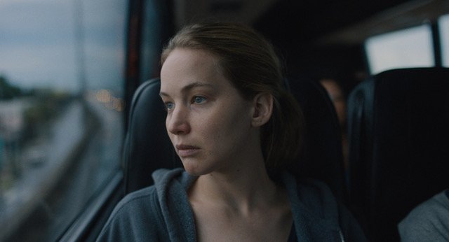 JenLawrence_BR's tweet photo. Sinopse oficial:

"A vencedora do Oscar Jennifer Lawrence faz uma performance angustiante na estreia de Lila Neugebauer na direção, que examina profundamente as feridas que os soldados retêm do conflito armado e aquelas que eles carregaram"

"Causeway" terá 1 hora e 32 minutos. https://t.co/YfZ6gIfMgV