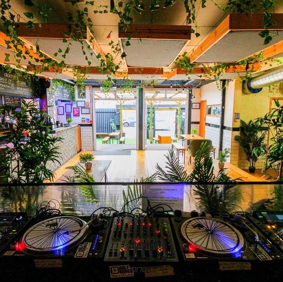 ManLikeAzaad's tweet photo. August gigs 🗓

30.07: Appetite Fest Afters, Cafe1001, London
13.08: BCD @ Boat Live Hackney, London
19.08: LF x Dentro @ Star Lane, London
28.08: Adancime, Manchester https://t.co/o5zh3TDCsH