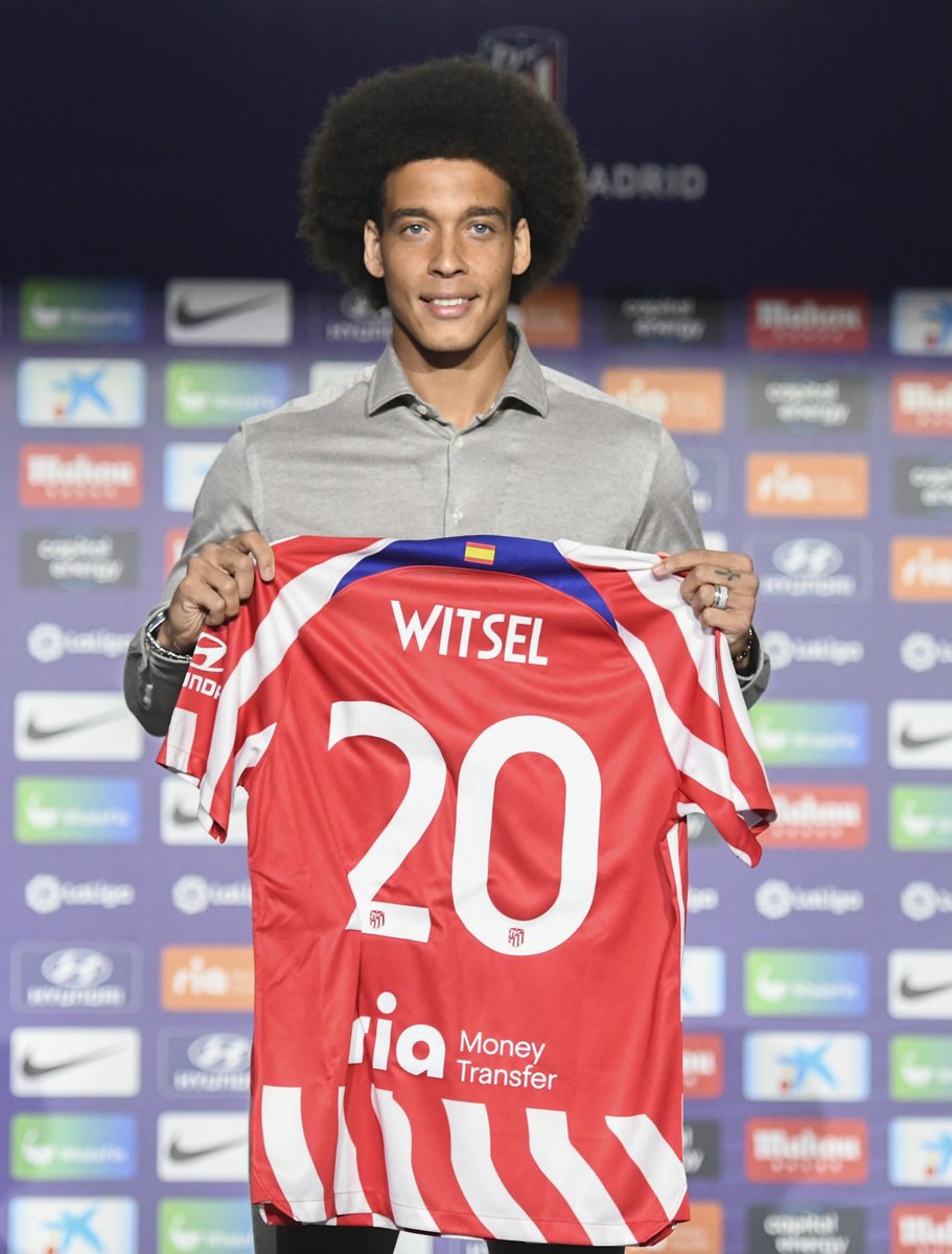 ファンサカ仕様よ Rt Laligajp アトレティコ マドリード 新加入選手 アクセル ヴィツェル 33 Laligasantander Axelwitsel28 Atletienglish T Co Mxi5jnazoe Twitter