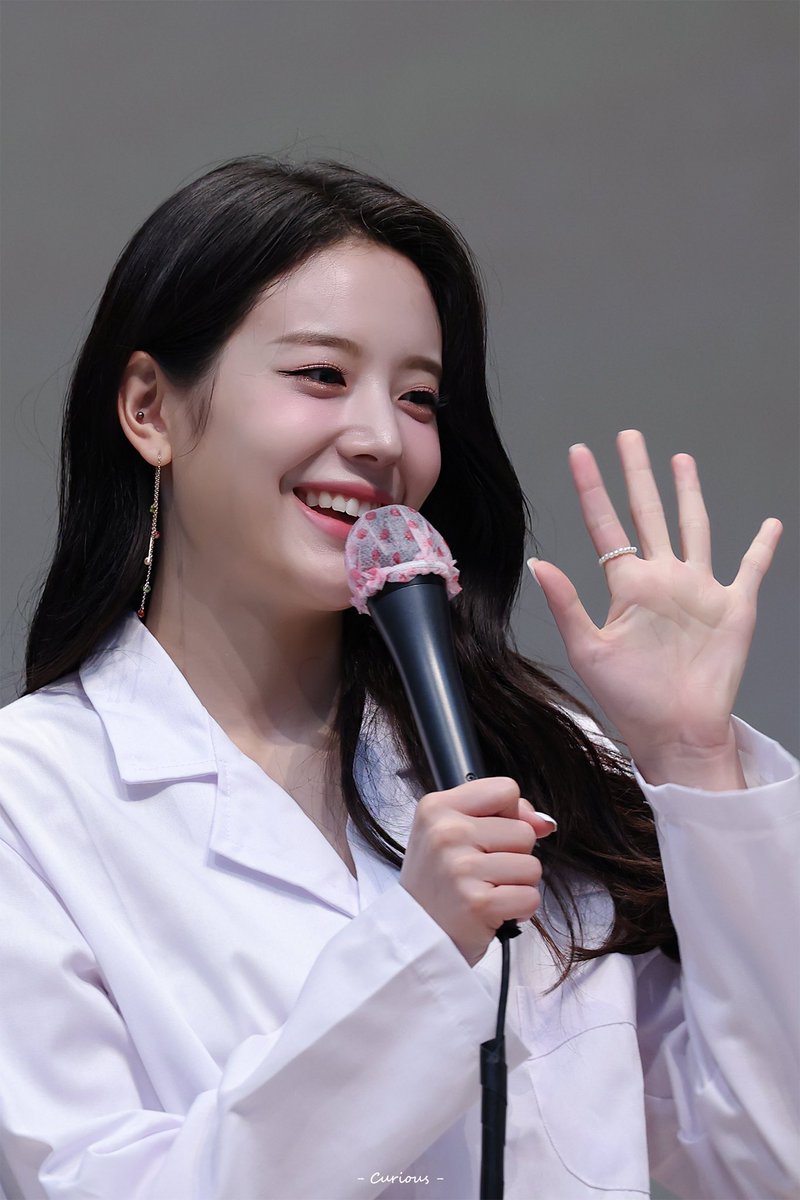 Curious_1227's tweet photo. 여기 끝이 아니 평생 규리를 응원할 거야.
규리도 내 청춘이다🧡
#프로미스나인 #fromis_9 
#장규리 #JangGyuri #ThankYouGyuri https://t.co/haOgpSMOhH