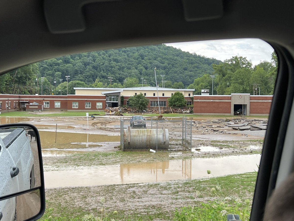 nate_hoskins3's tweet image. Buckhorn high school. Buckhorn Kentucky.