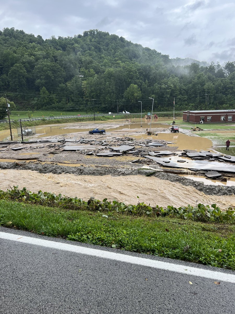 nate_hoskins3's tweet image. Buckhorn high school. Buckhorn Kentucky.