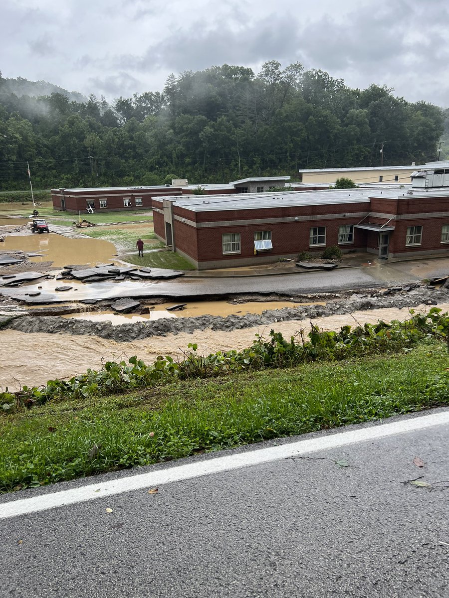 nate_hoskins3's tweet image. Buckhorn high school. Buckhorn Kentucky.