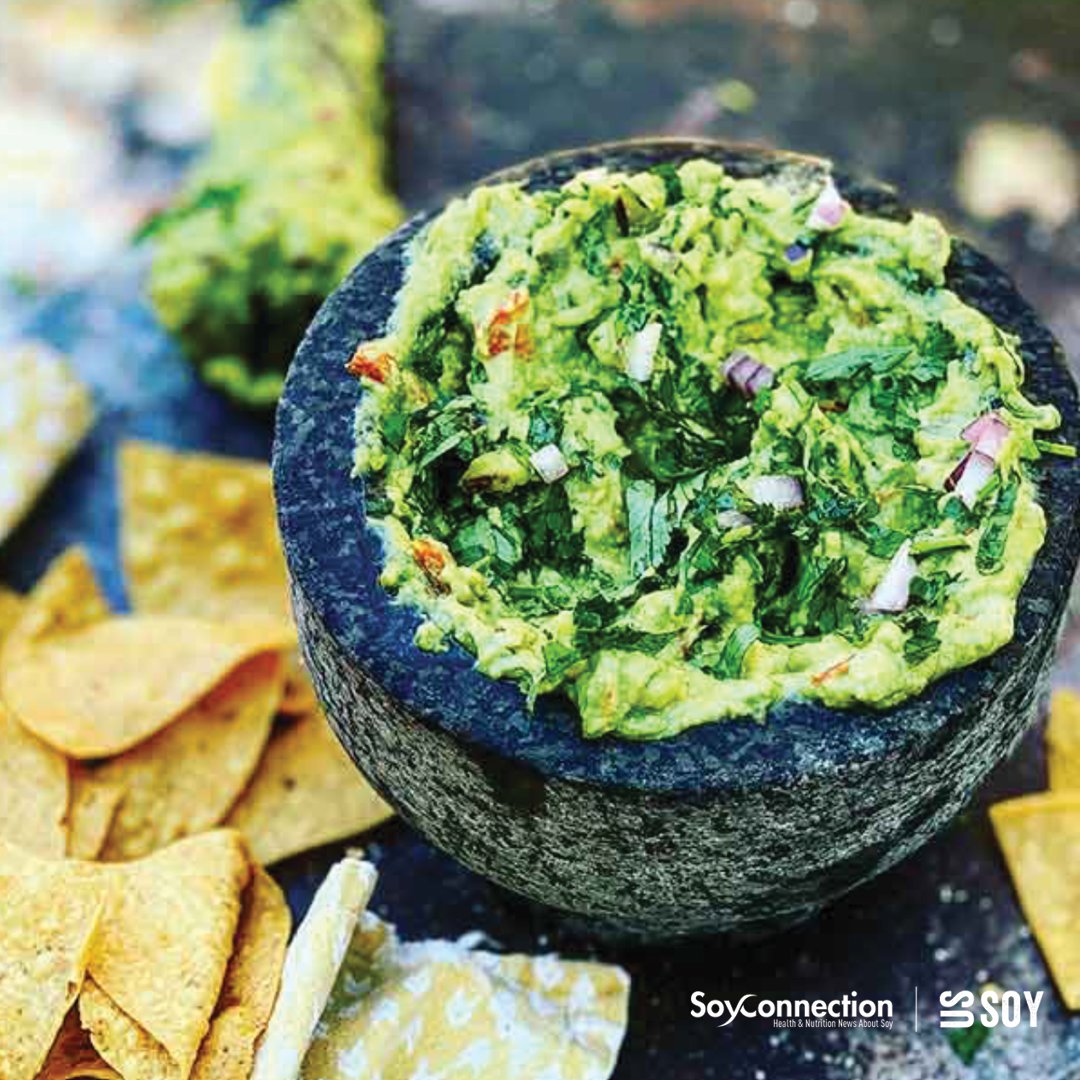 😎 MISO GUACAMOLE: A COOL DIP FOR HOT SUMMER DAYS
_______
Miso Guacamole! Pair with whole grain crackers or your favorite veggie dippers 🥦🥕🥒. 📌 RECIPE: bit.ly/30zxg8e 
#summersnacks | #miso | #guacamolerecipe