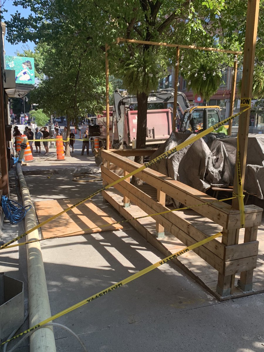 simsingh1's tweet image. Midst of summer, when restos are trying their best to recover from Pandemic, @MTL_Ville shuts us down. First asked to remove patio, then entrance barricaded. It’s been 2 weeks and we’ve lost customers and staff. No end in sight. This is how @Val_Plante supports small bizz. 1/2