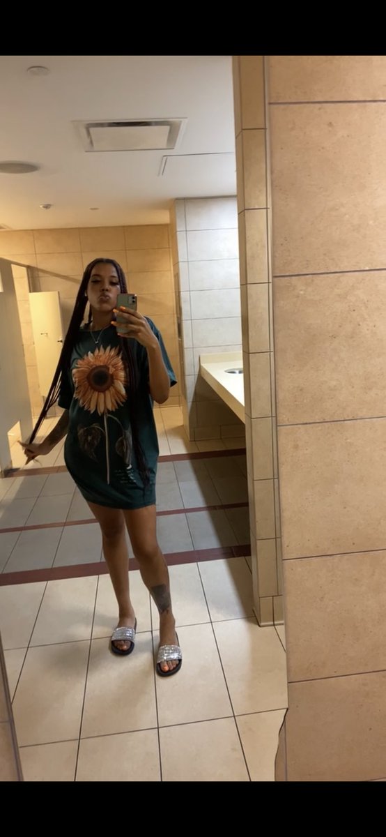 caaicaai's tweet photo. Hey yβall my name is Caira
Graduating Senior
Exercise Science Major π§ͺ
Trotwood, OH
Chief PA, Tour Guide, & First Year Advocate β€οΈπ
#CSU26 #PirateWeek26 #15DayCountdown https://t.co/TaI03Dlie3